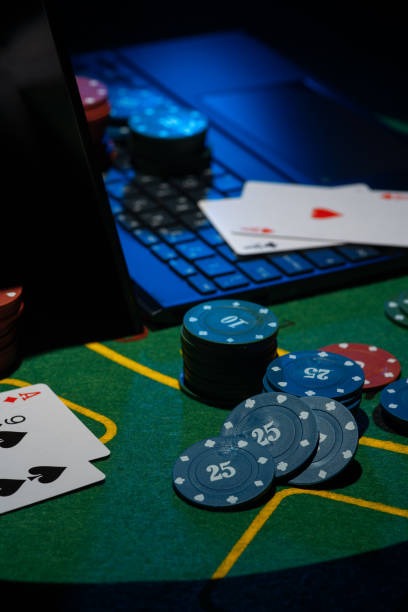 okslot dealer leading a roulette tournament round